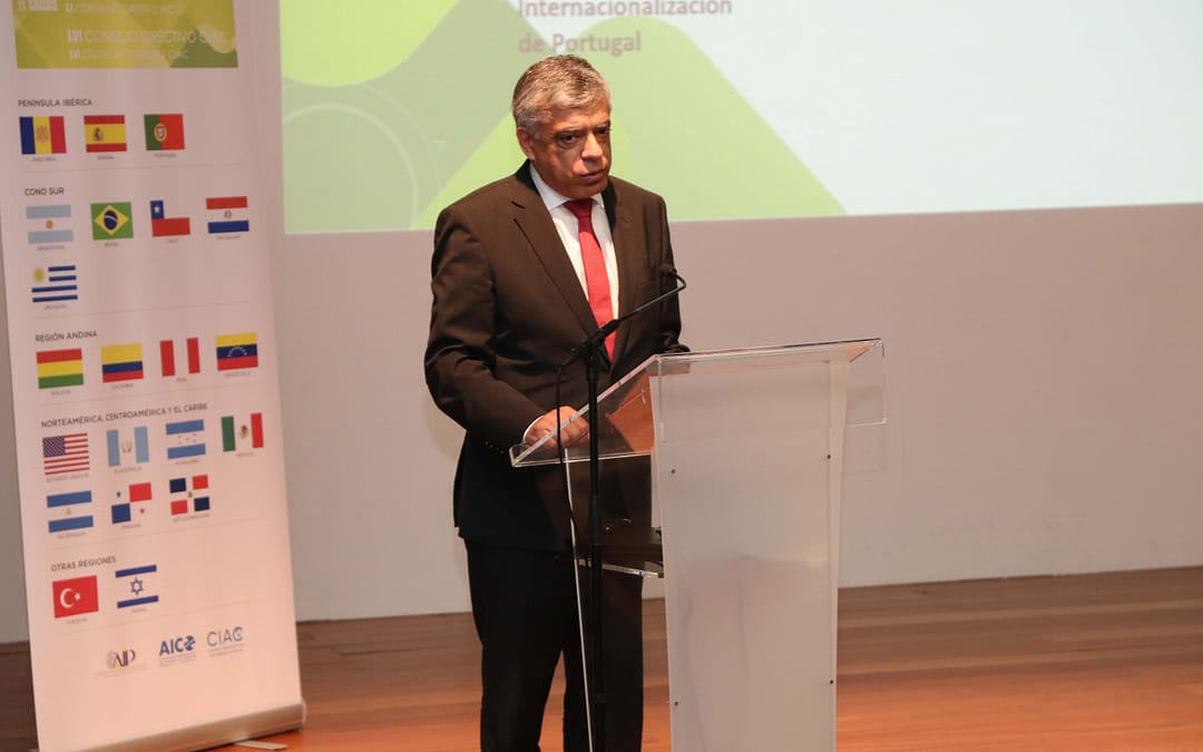 Armindo Monteiro discursa na Conferência Europa, Ibero-América e África