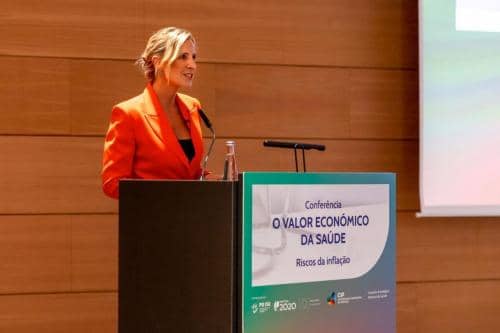 Marta Atalaya | Moderadora e apresentadora do evento “O valor económico da Saúde – Riscos da inflação”